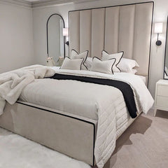 Hamilton Tufted Bed Full Image
